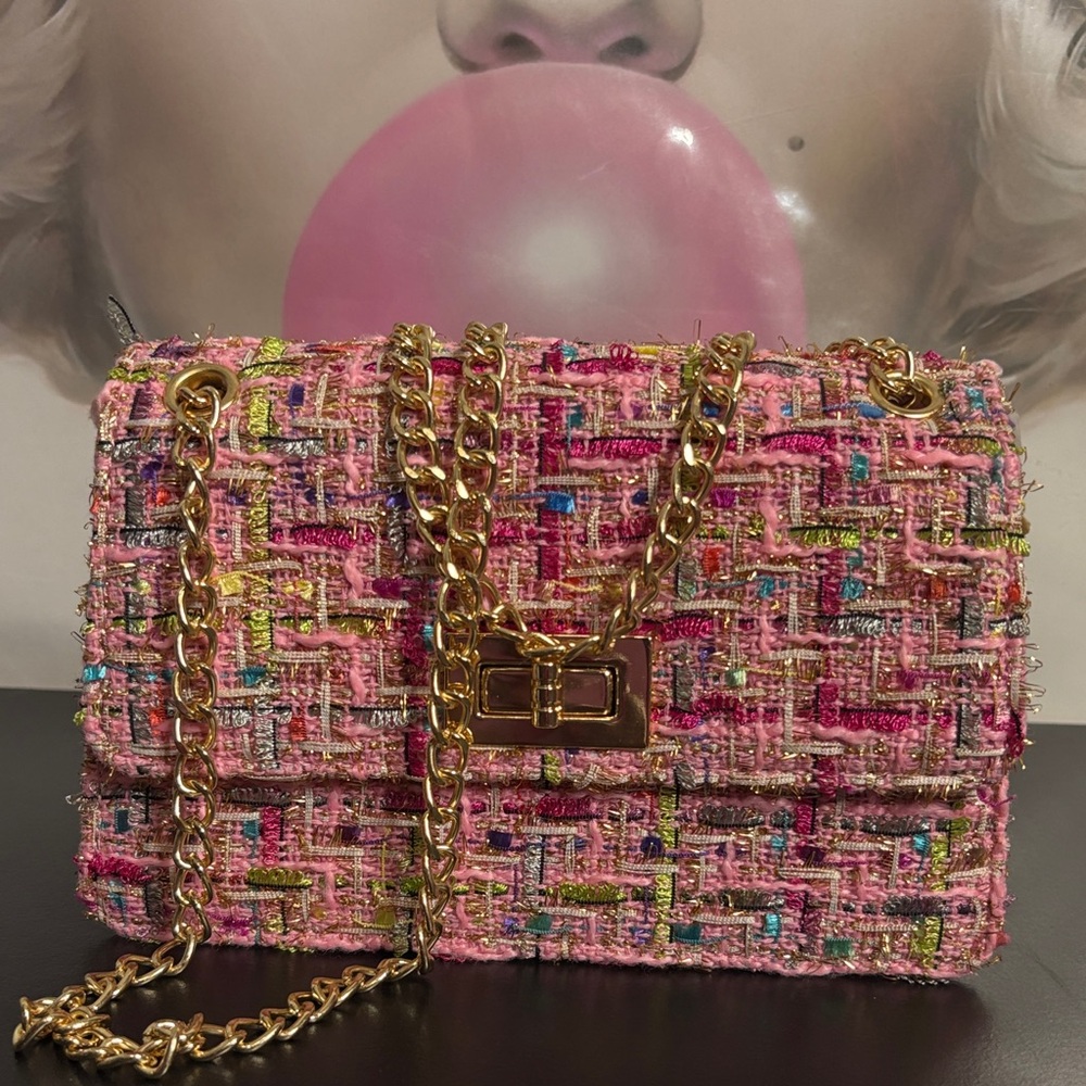 Chic Pink Tweed Chain Bag